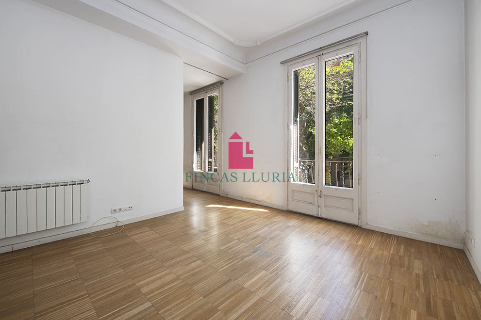 PISO EN VENTA EN EL ENSANCHE