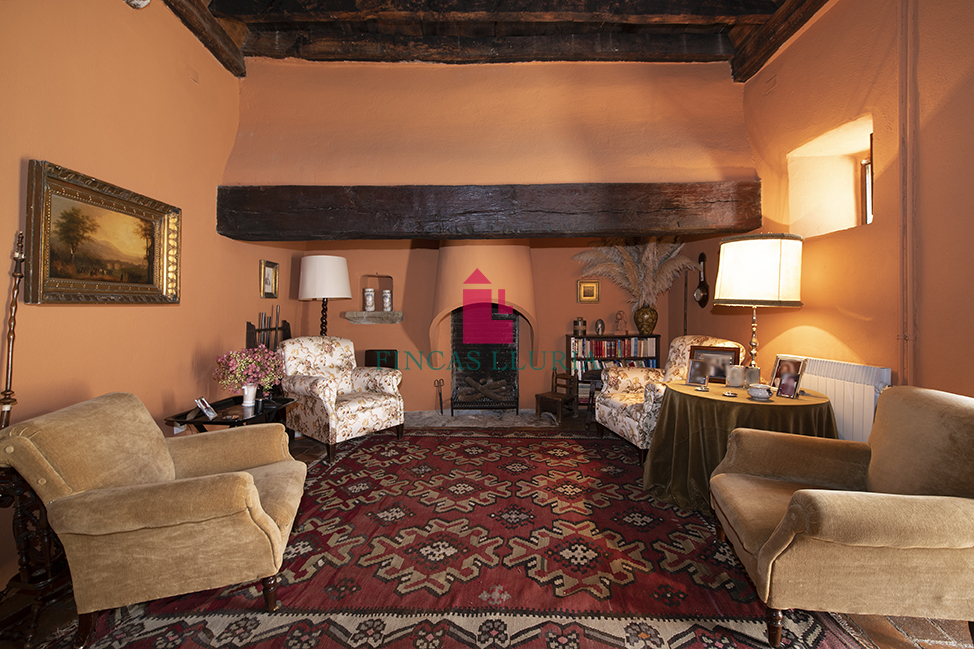 A COUNTRY HOUSE FROM THE 17TH AND ANOTHER FROM THE 19TH CENTURY FOR SALE