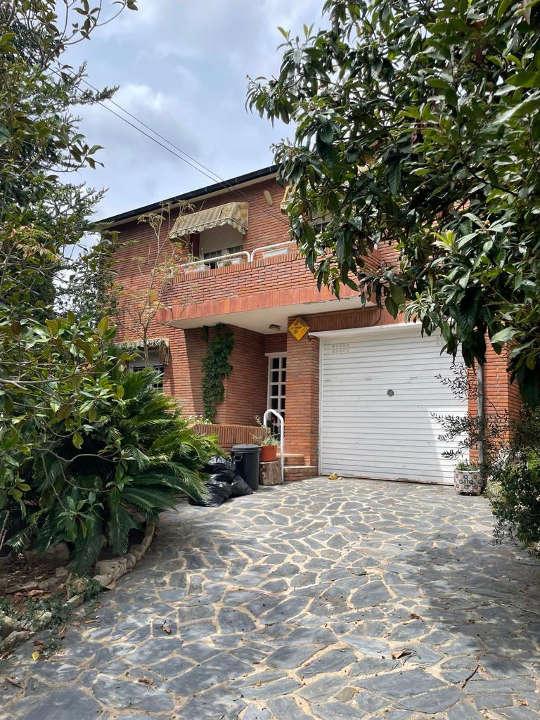 CASA INDEPENDIENTE EN VENTA EN CORBERA